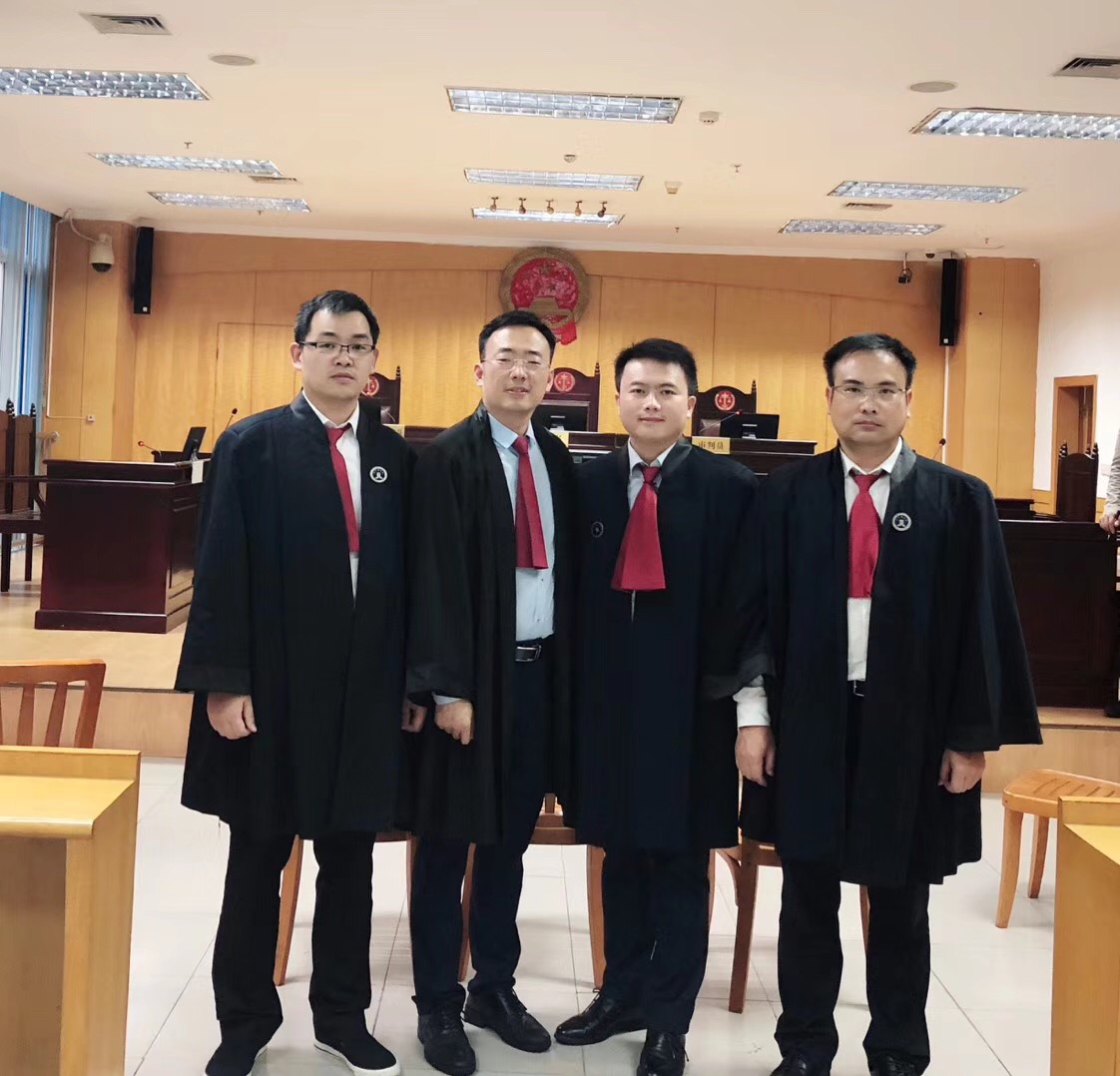 9月28日刘平律师团队为重庆某涉黑恶案件出庭辩护